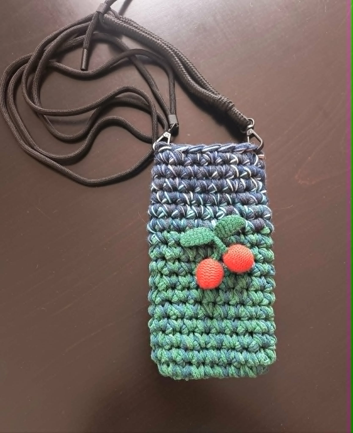 Nertas telefono dėkliukas